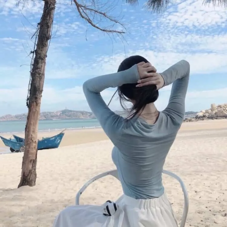 【社会反思】《明天，我会成为谁的女友》全集在线：出租女友、陪酒女、追星族的边缘女性真实生活图鉴