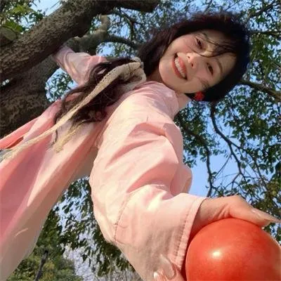 【日系青春物语】《花与爱丽丝》高清在线：两个女孩与一个男孩的谎言三角恋，青涩动人
